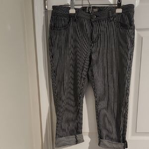 Cabi Black And White Stripe Capri Size 10